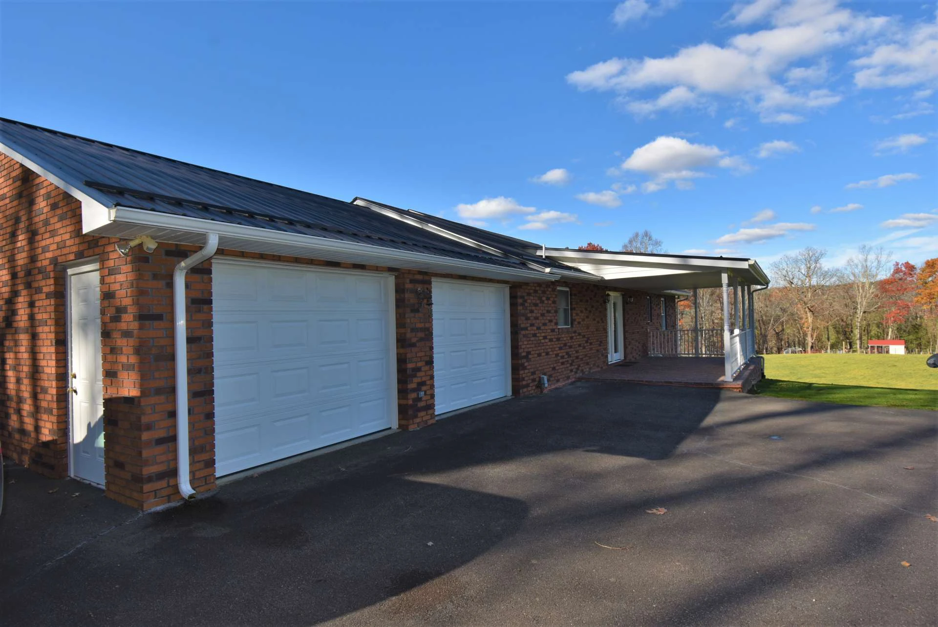 Image number 9 for the current listing