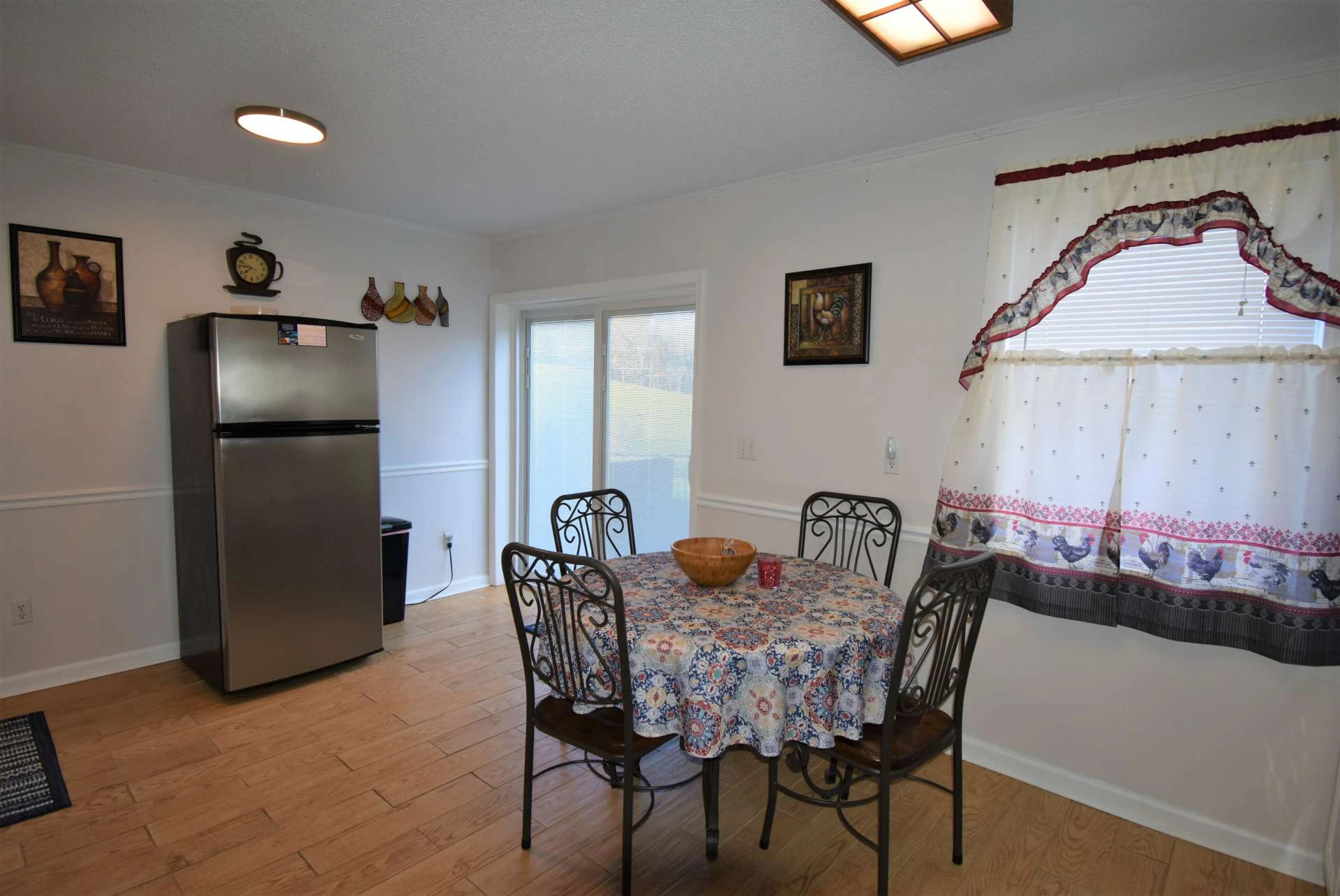 Image number 10 for the current listing