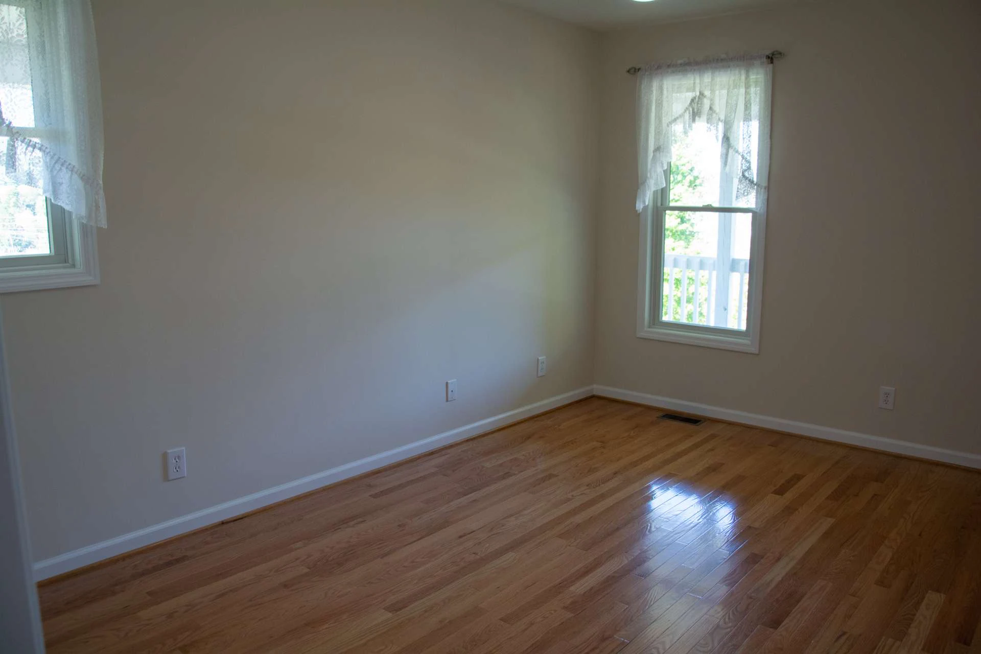 Image number 12 for the current listing
