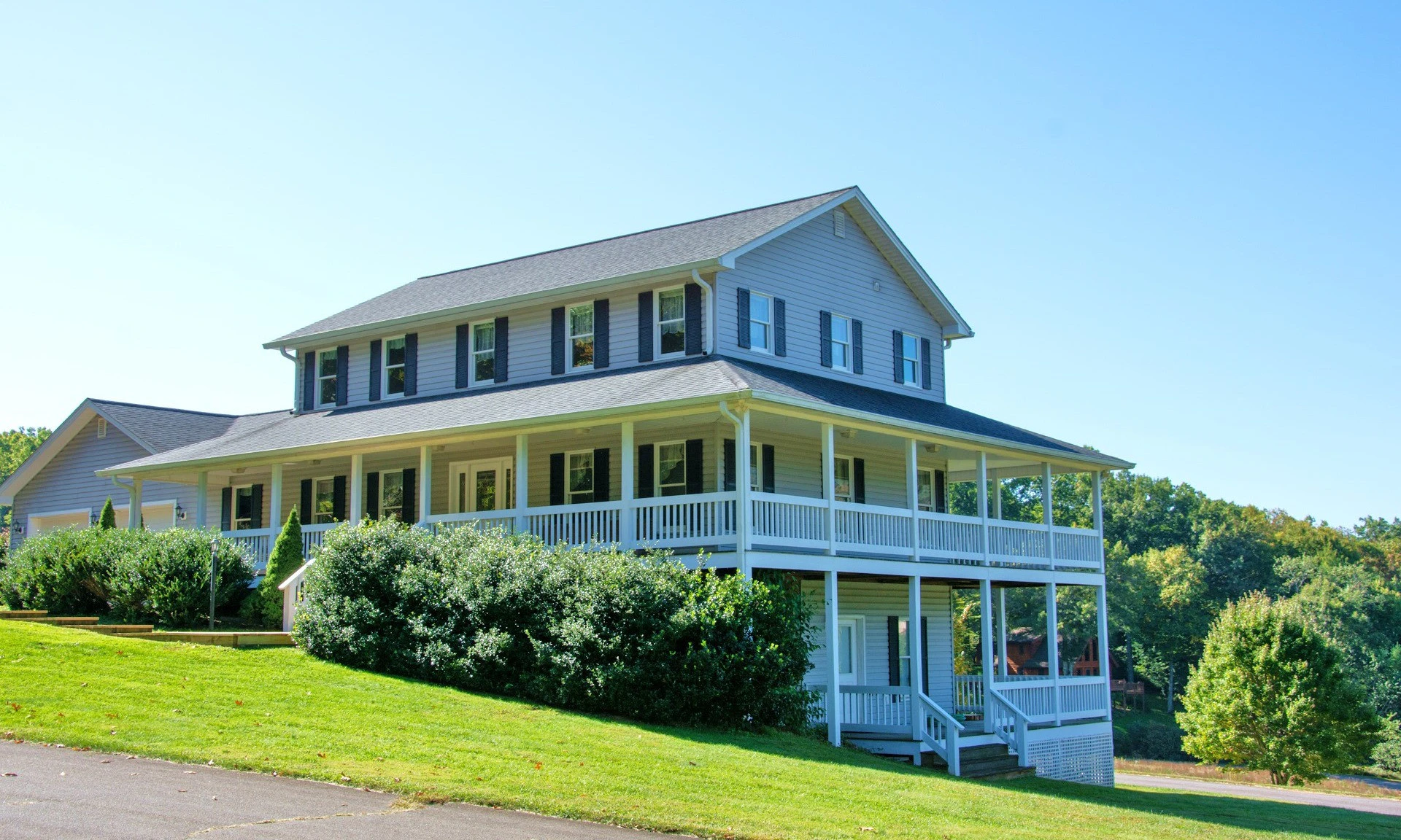 Image number 1 for the current listing
