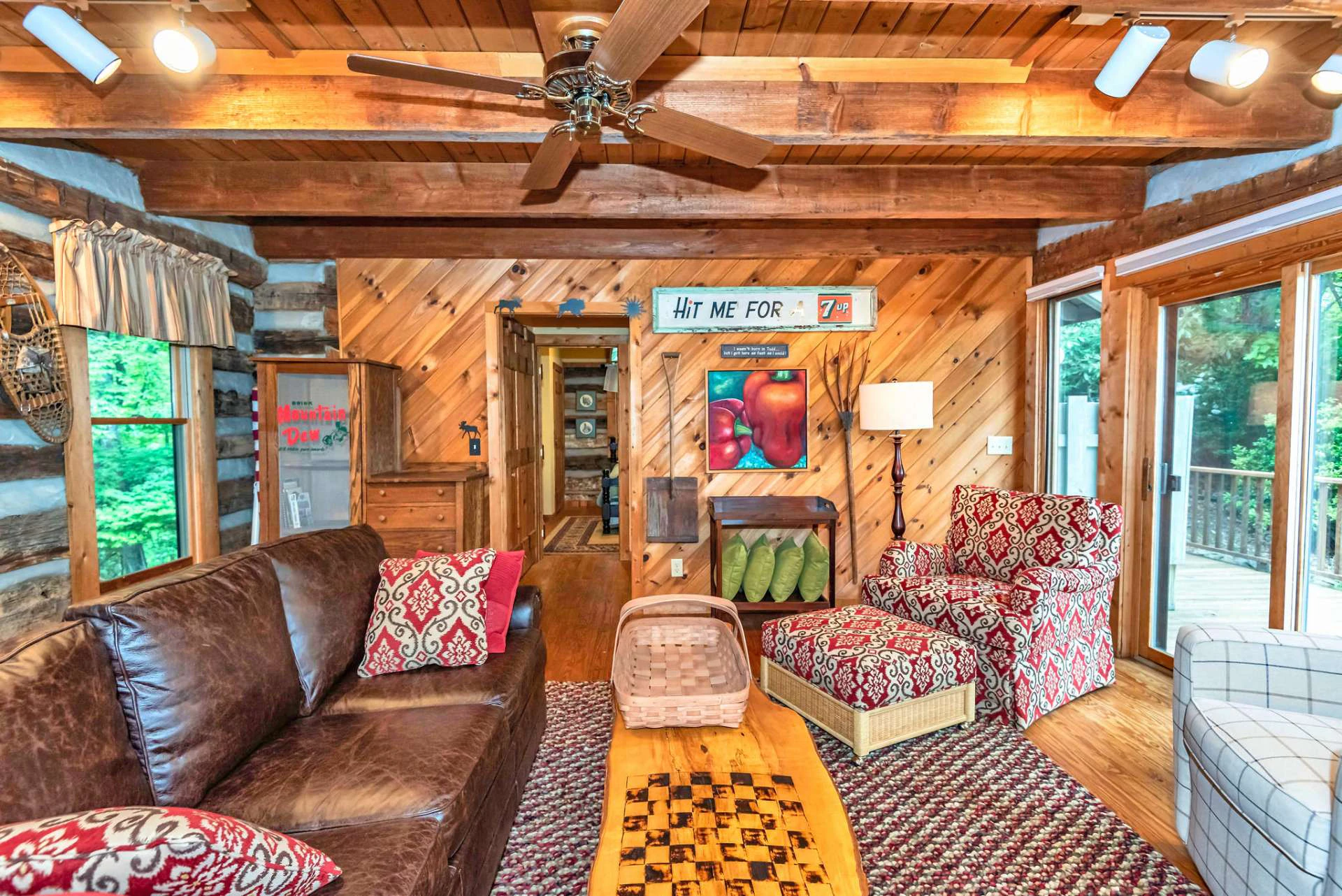 Image number 19 for the current listing
