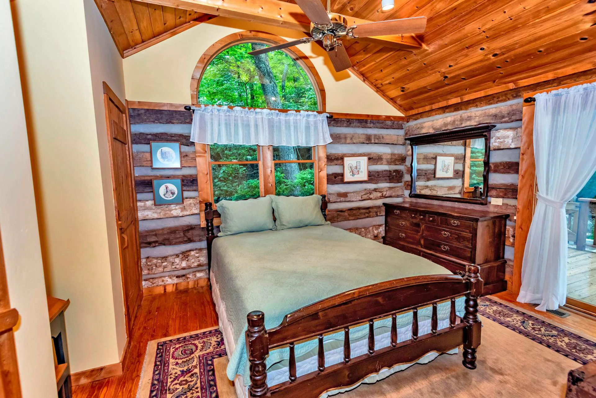 Image number 15 for the current listing
