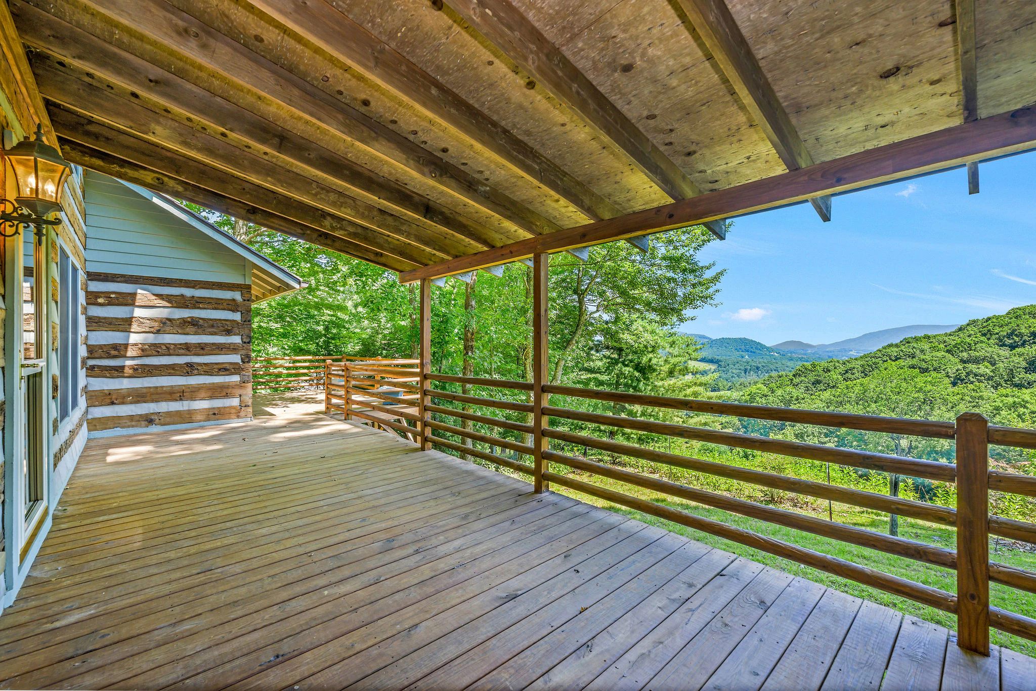 Image number 19 for the current listing
