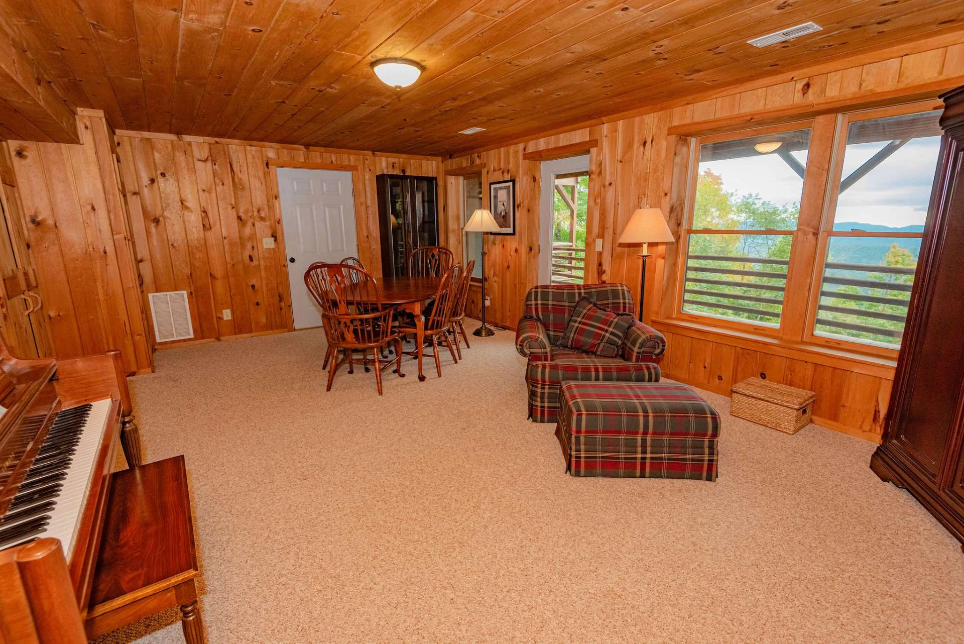 Image number 4 for the current listing