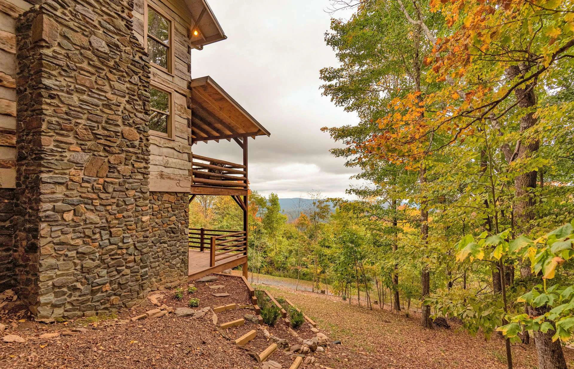 Image number 2 for the current listing