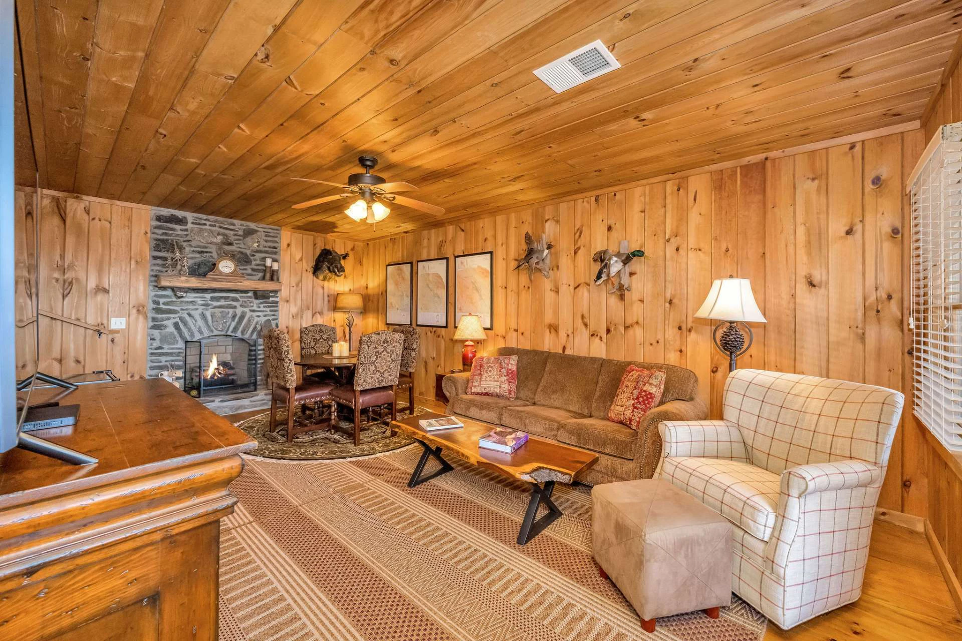 Image number 11 for the current listing