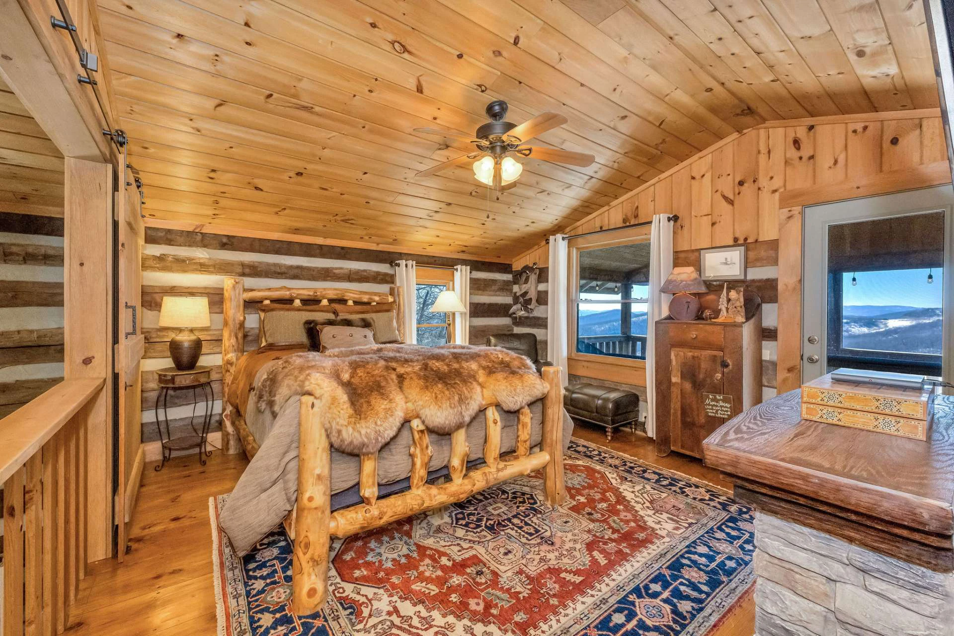 Image number 4 for the current listing