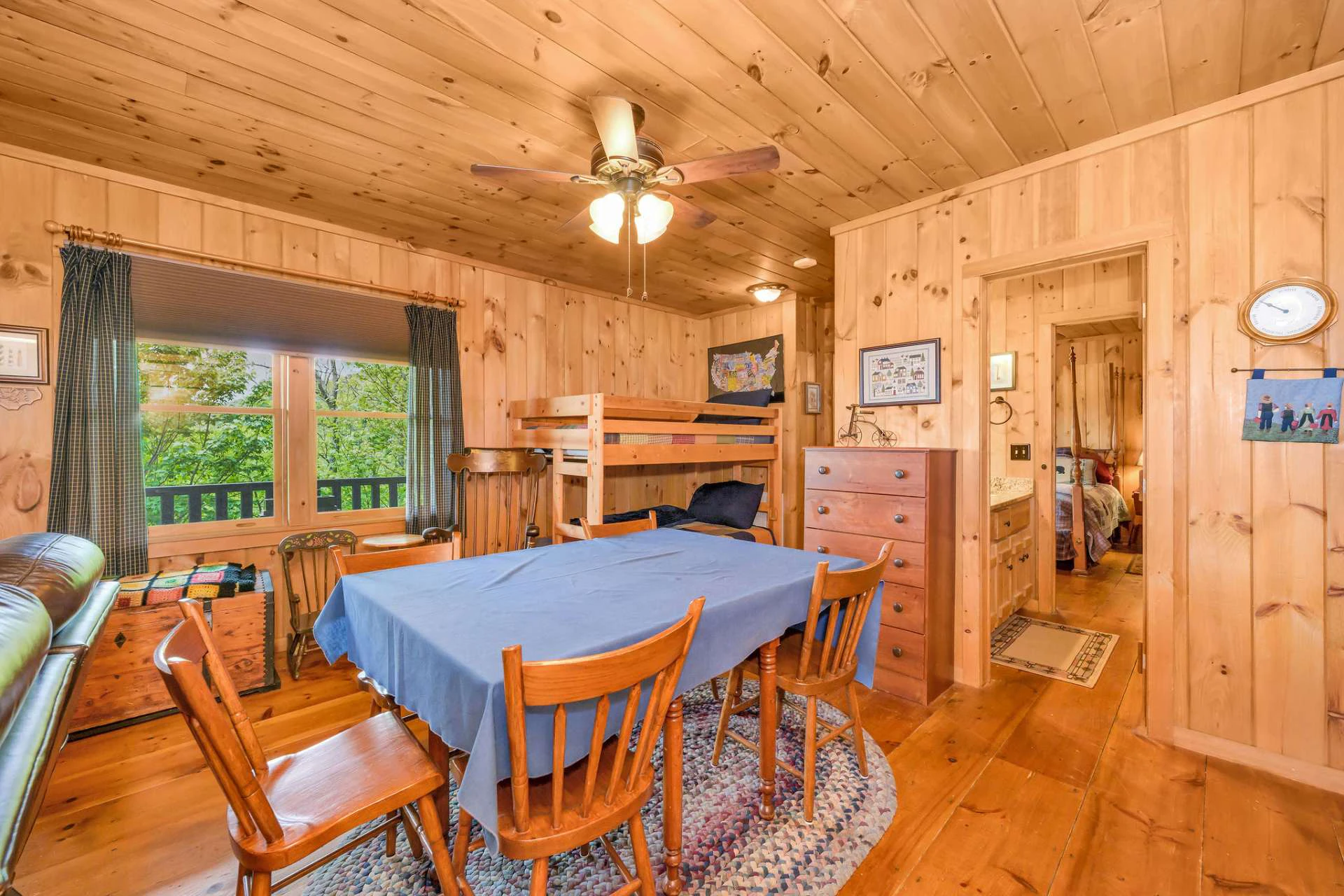 Image number 19 for the current listing