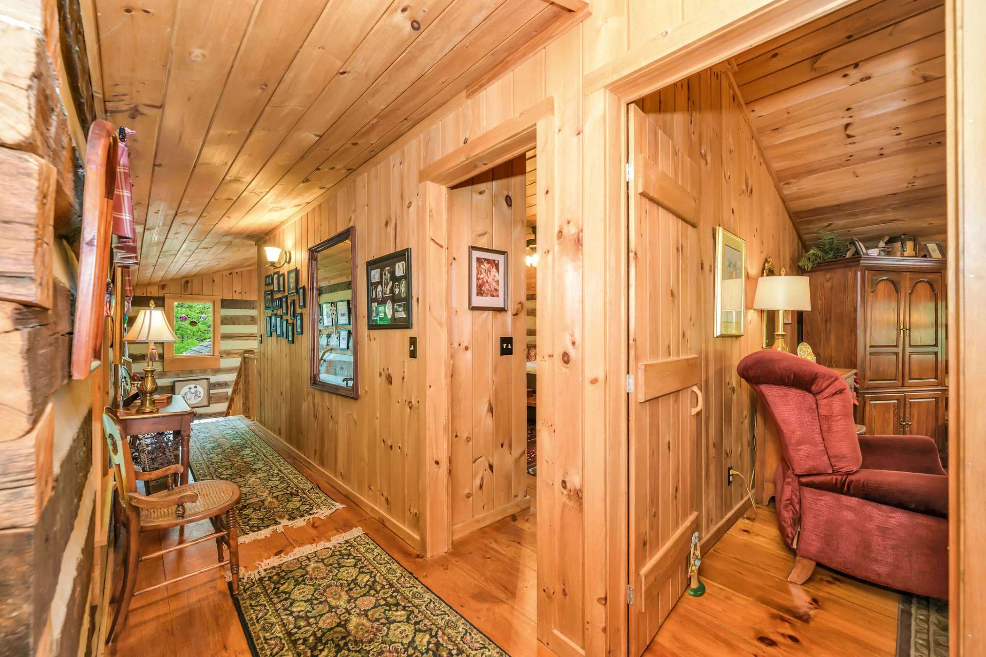 Image number 18 for the current listing