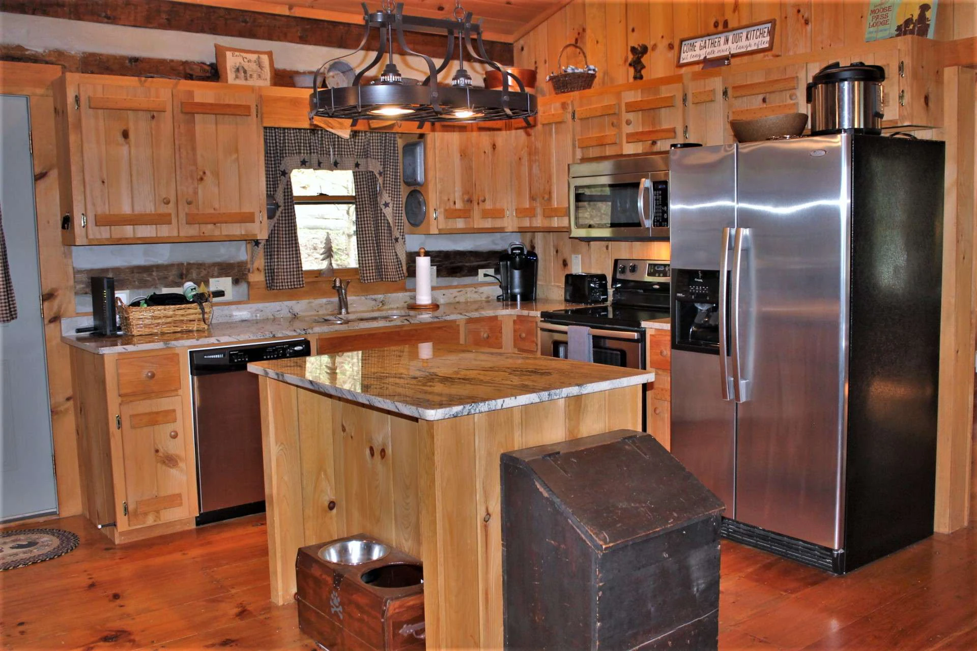 Image number 22 for the current listing