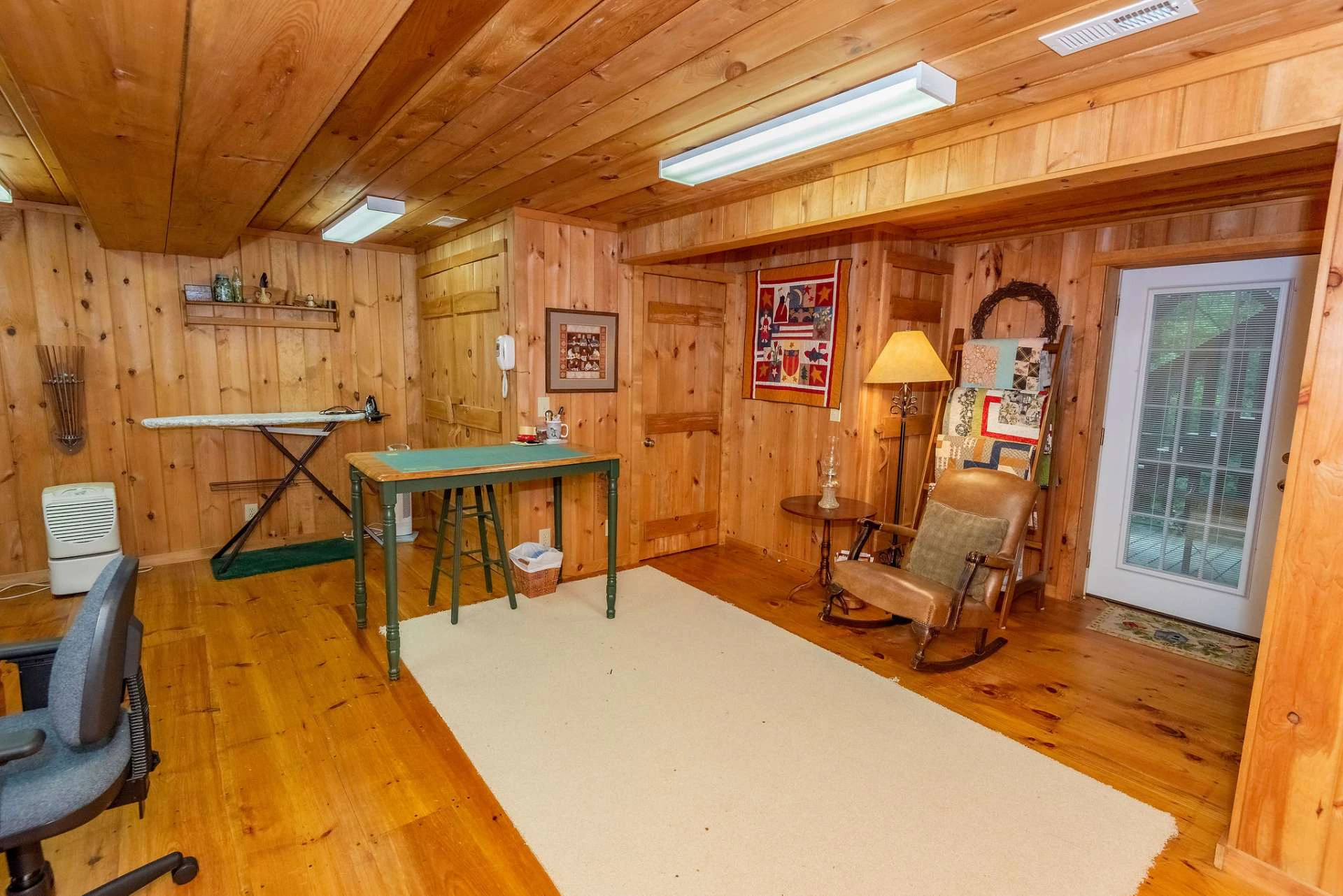 Image number 7 for the current listing