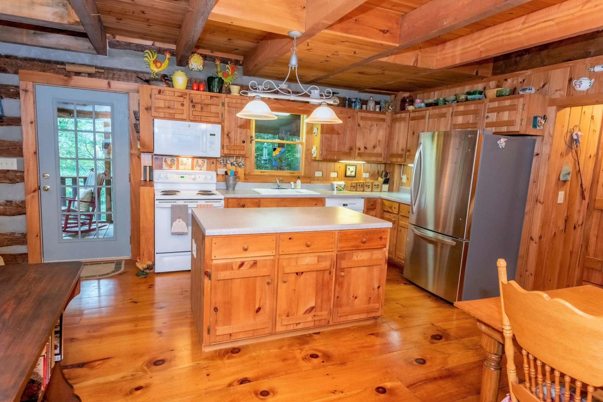 Image number 14 for the current listing