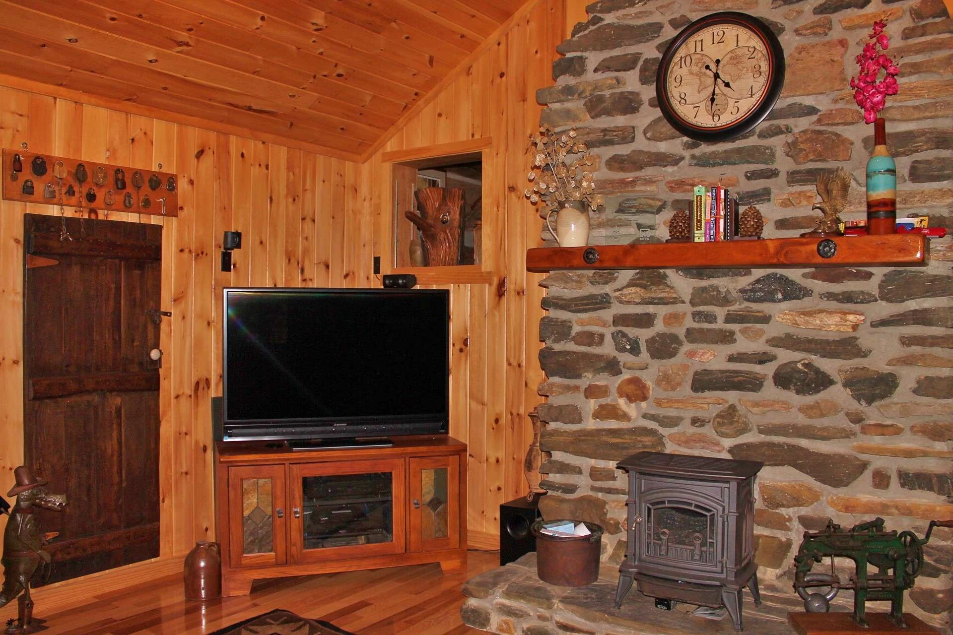 Image number 12 for the current listing