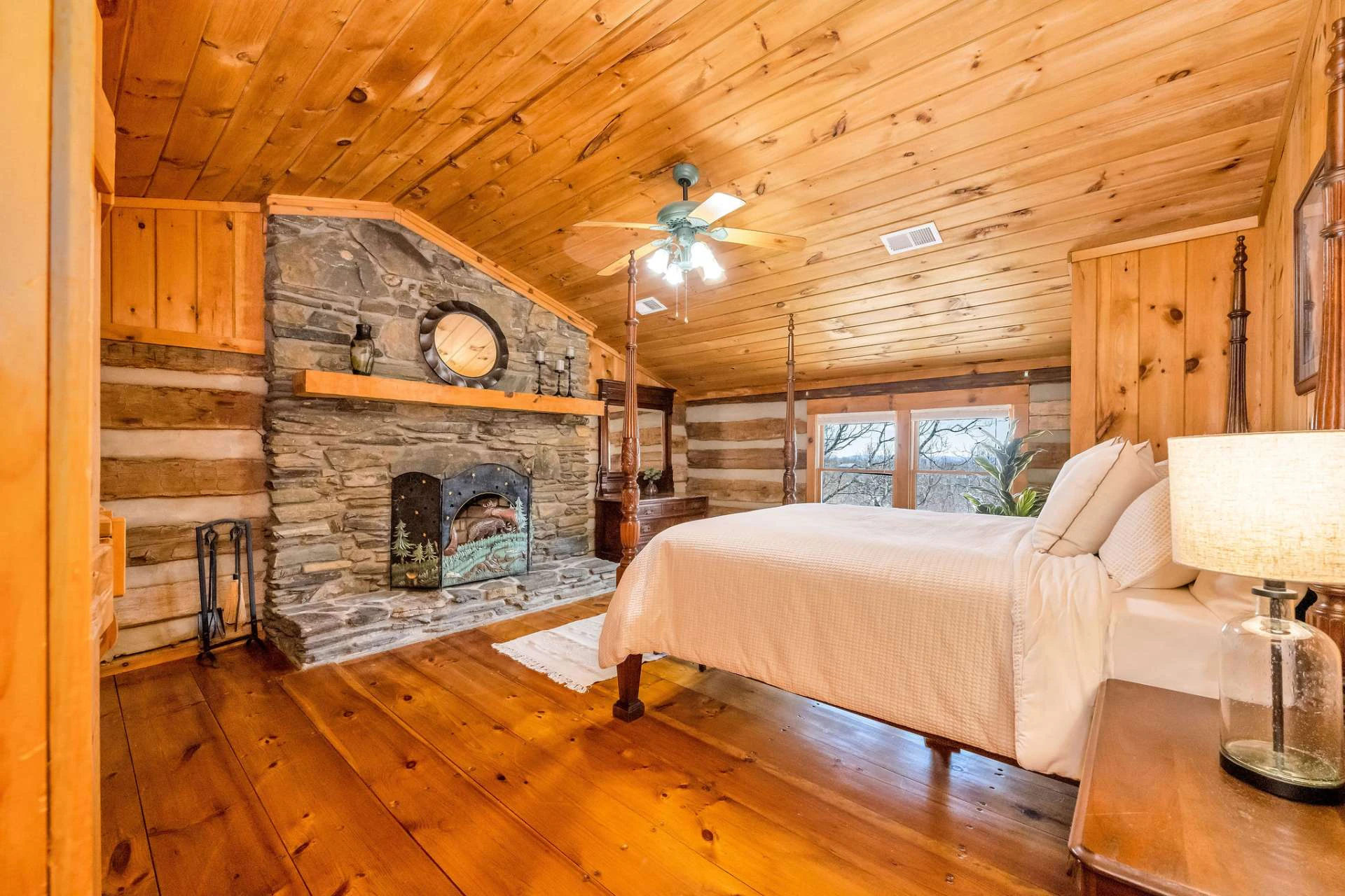 Image number 2 for the current listing