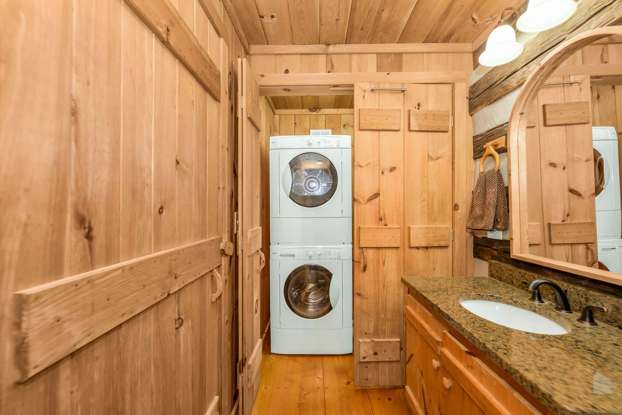 Image number 3 for the current listing