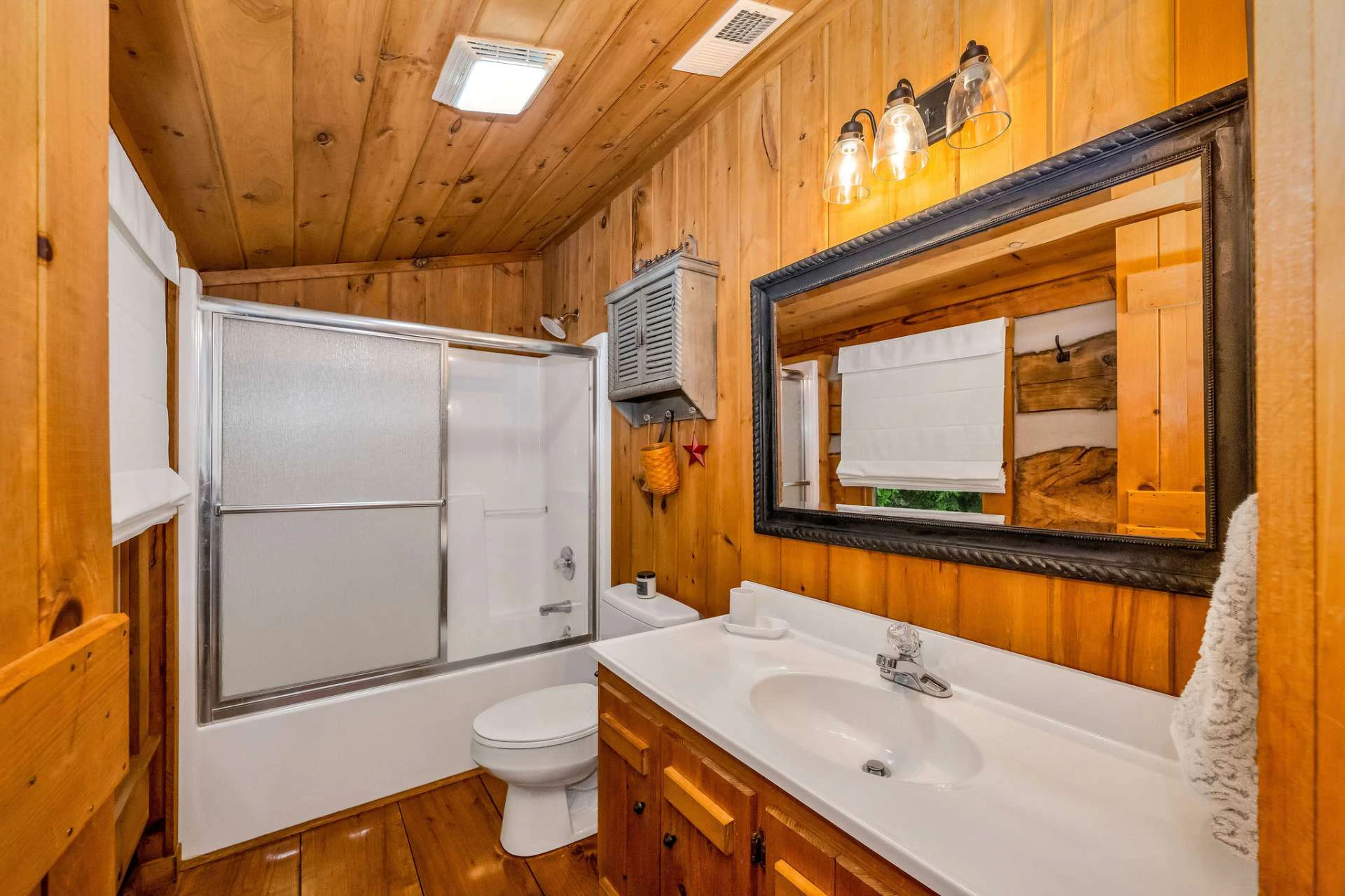 Image number 2 for the current listing