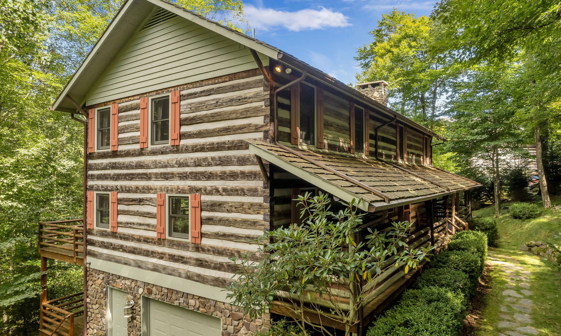 Image number 1 for the current listing