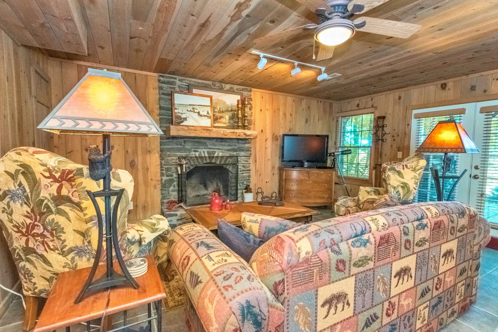 Image number 3 for the current listing
