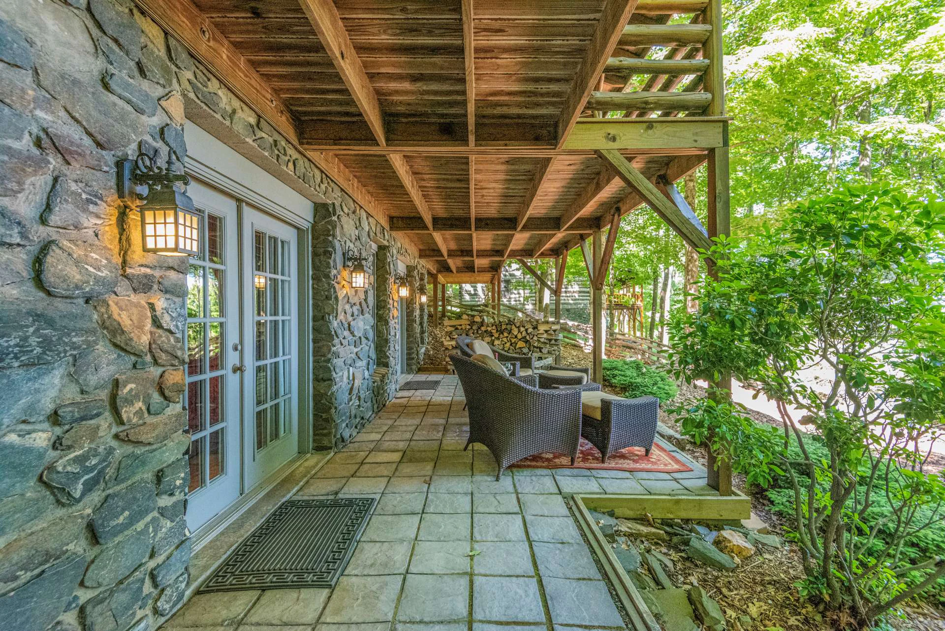 Image number 5 for the current listing
