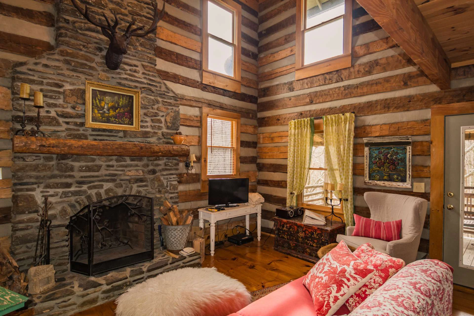 Image number 19 for the current listing