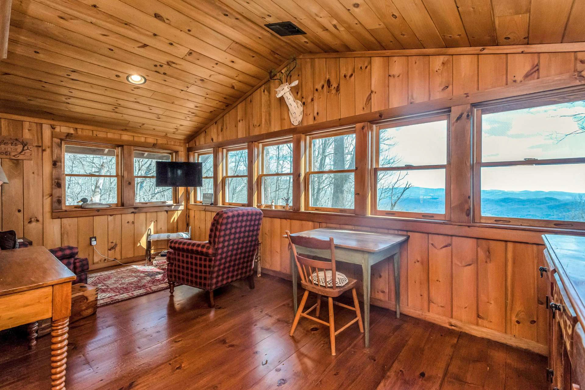 Image number 3 for the current listing