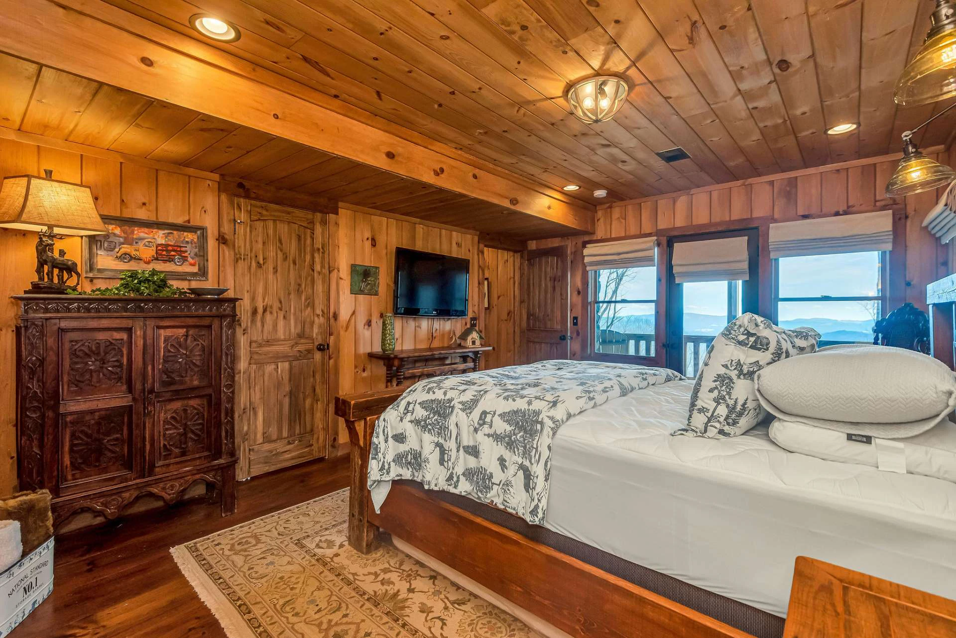 Image number 2 for the current listing