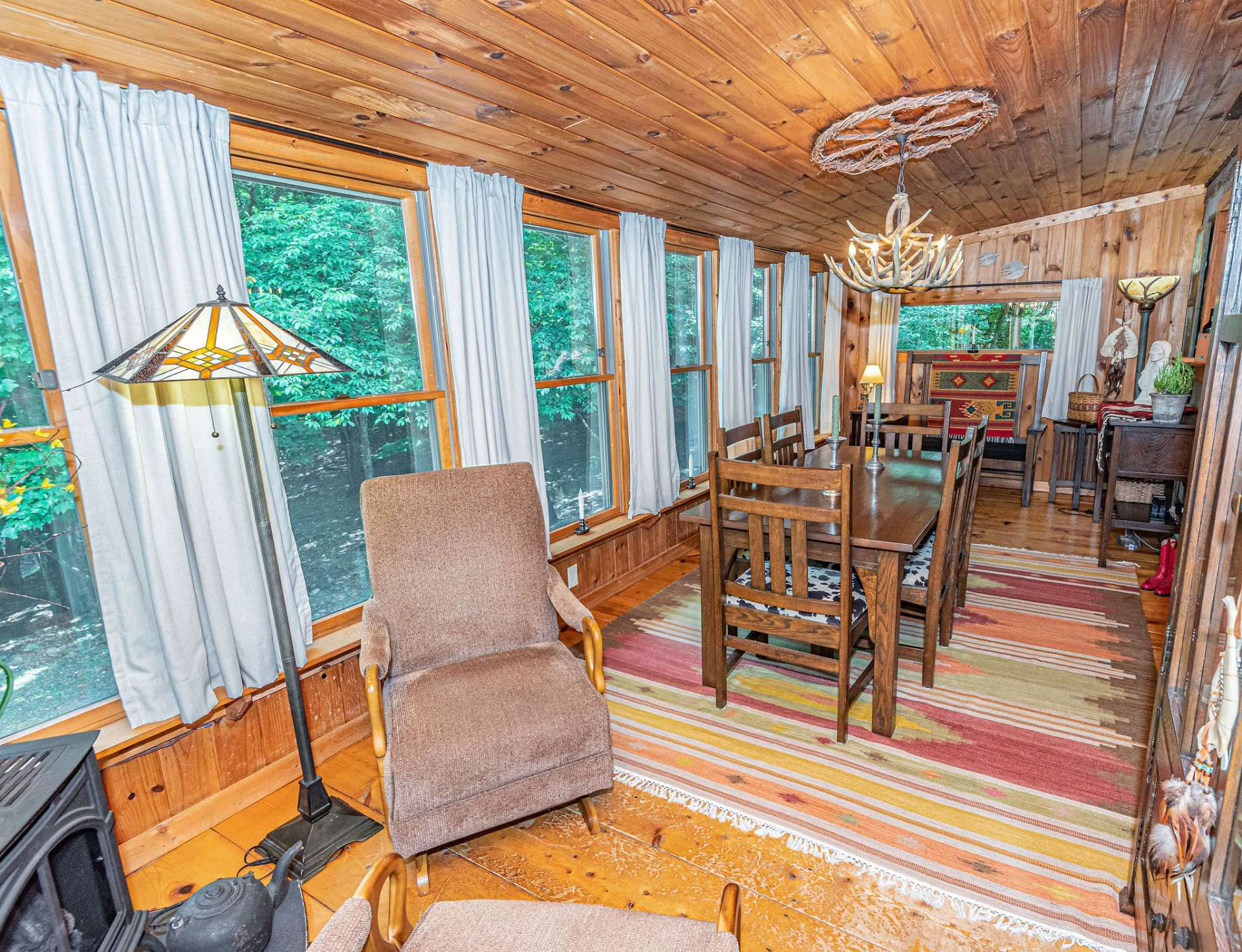 Image number 19 for the current listing