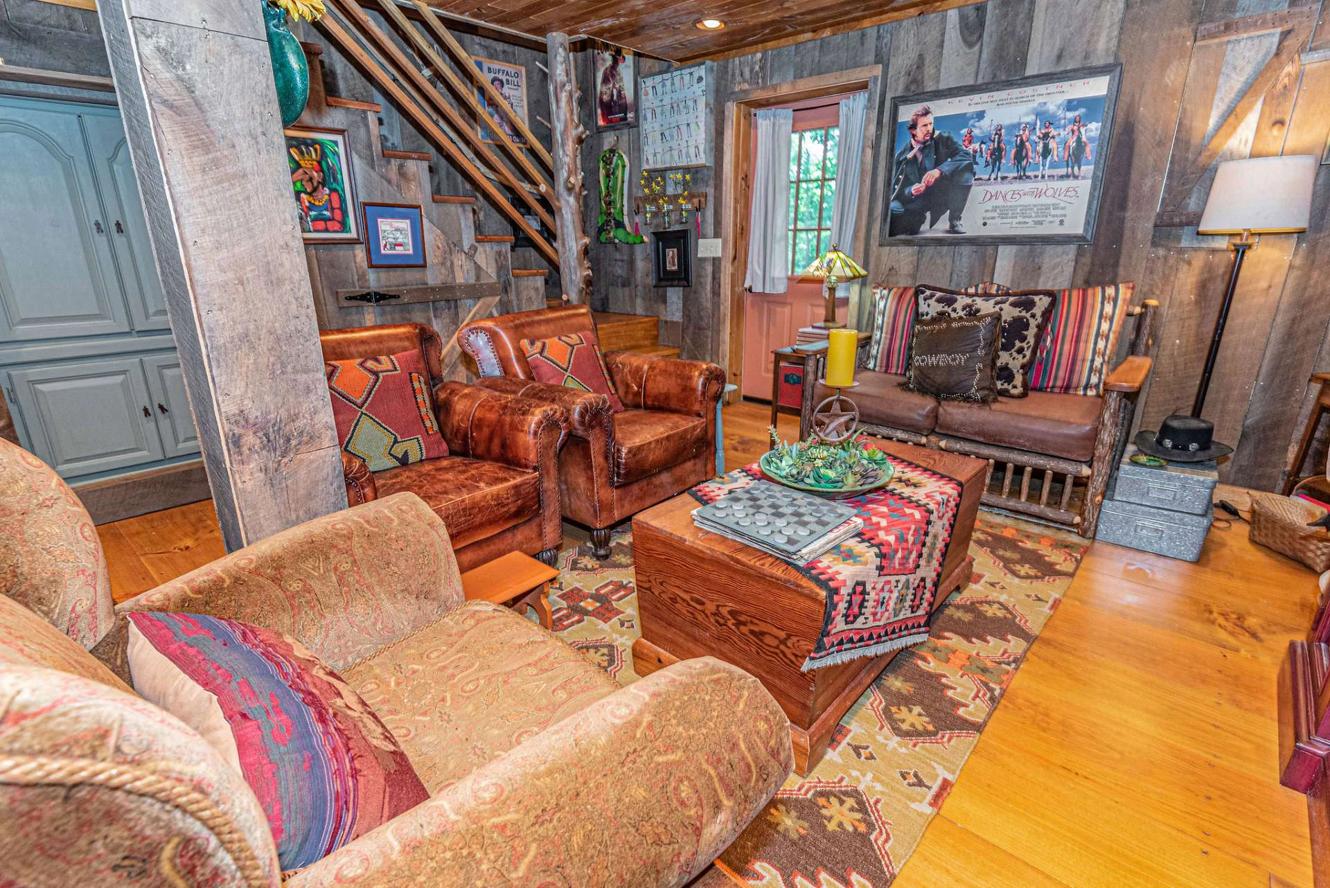 Image number 4 for the current listing