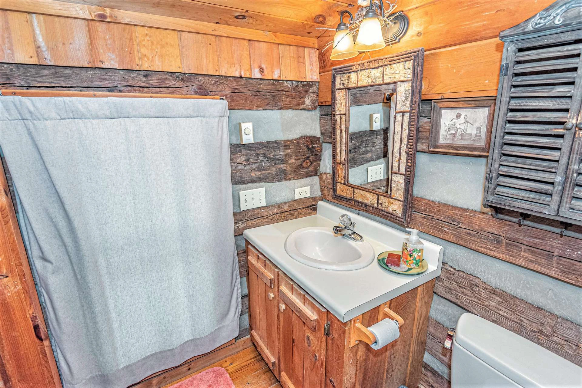 Image number 15 for the current listing