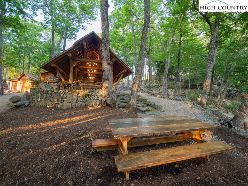 Image number 6 for the current listing