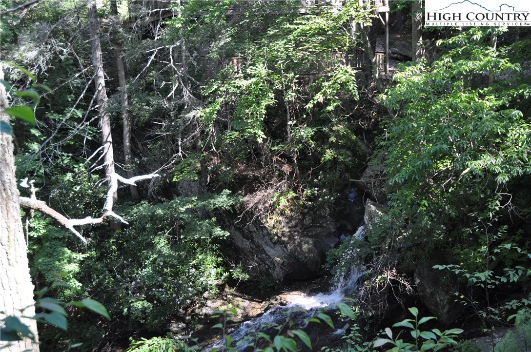 Image number 6 for the current listing