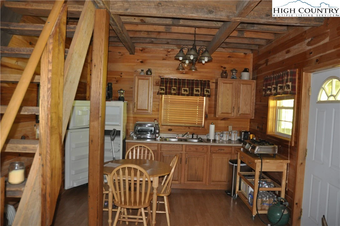 Image number 5 for the current listing