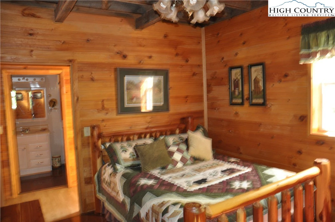 Image number 16 for the current listing