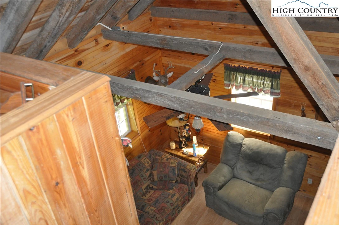 Image number 18 for the current listing