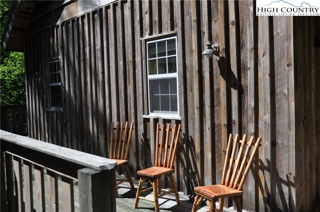 Image number 14 for the current listing