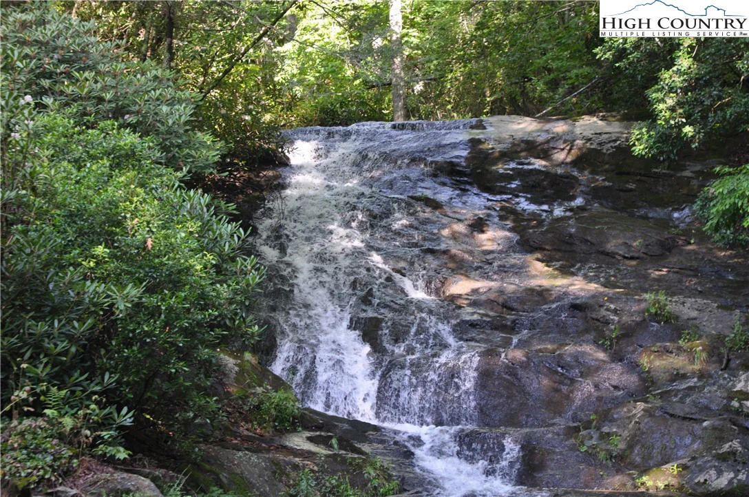 Image number 9 for the current listing