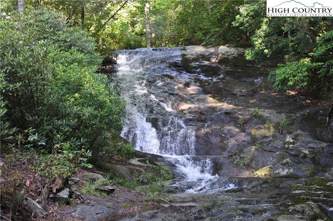 Image number 3 for the current listing