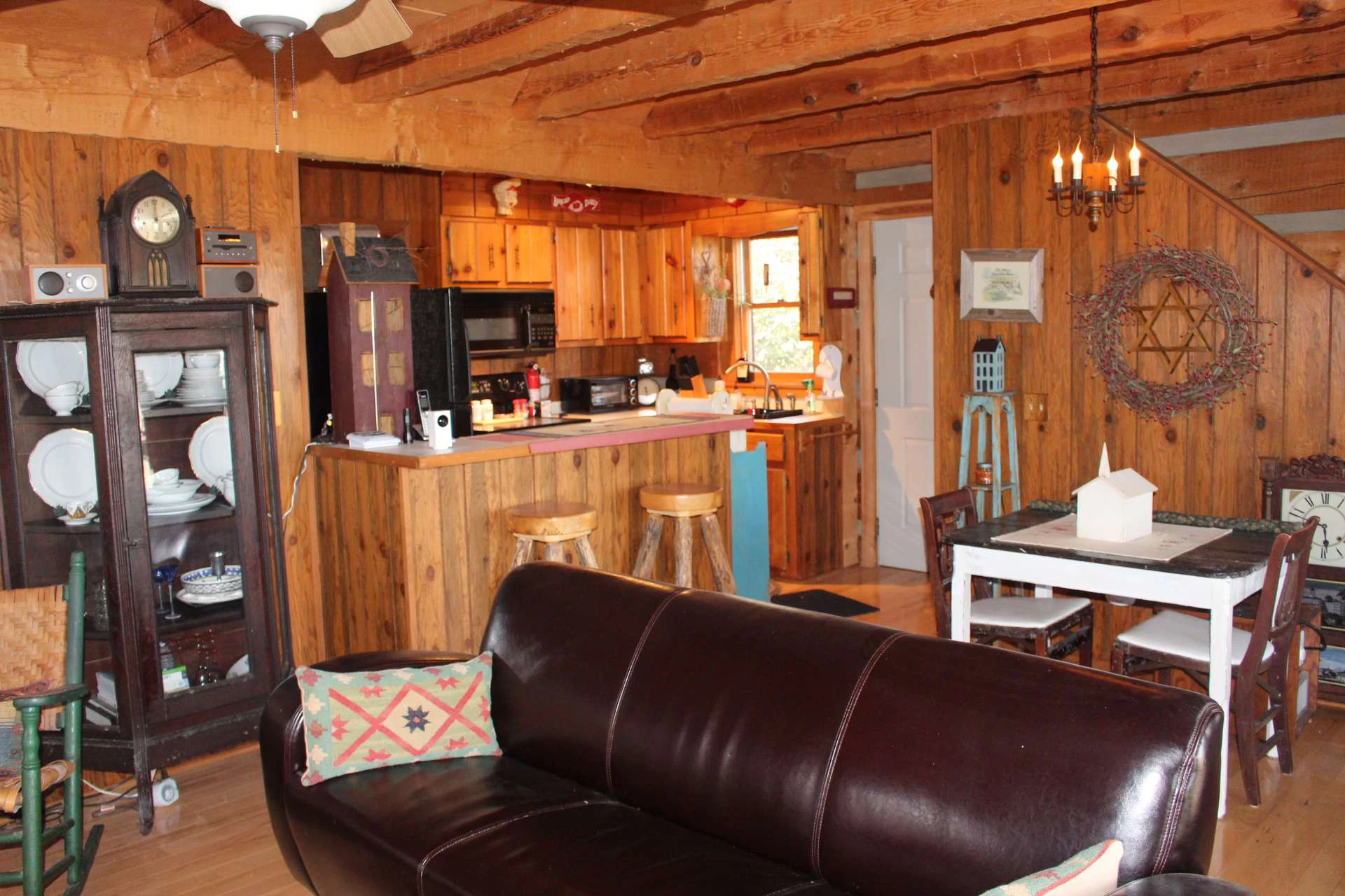 Image number 11 for the current listing