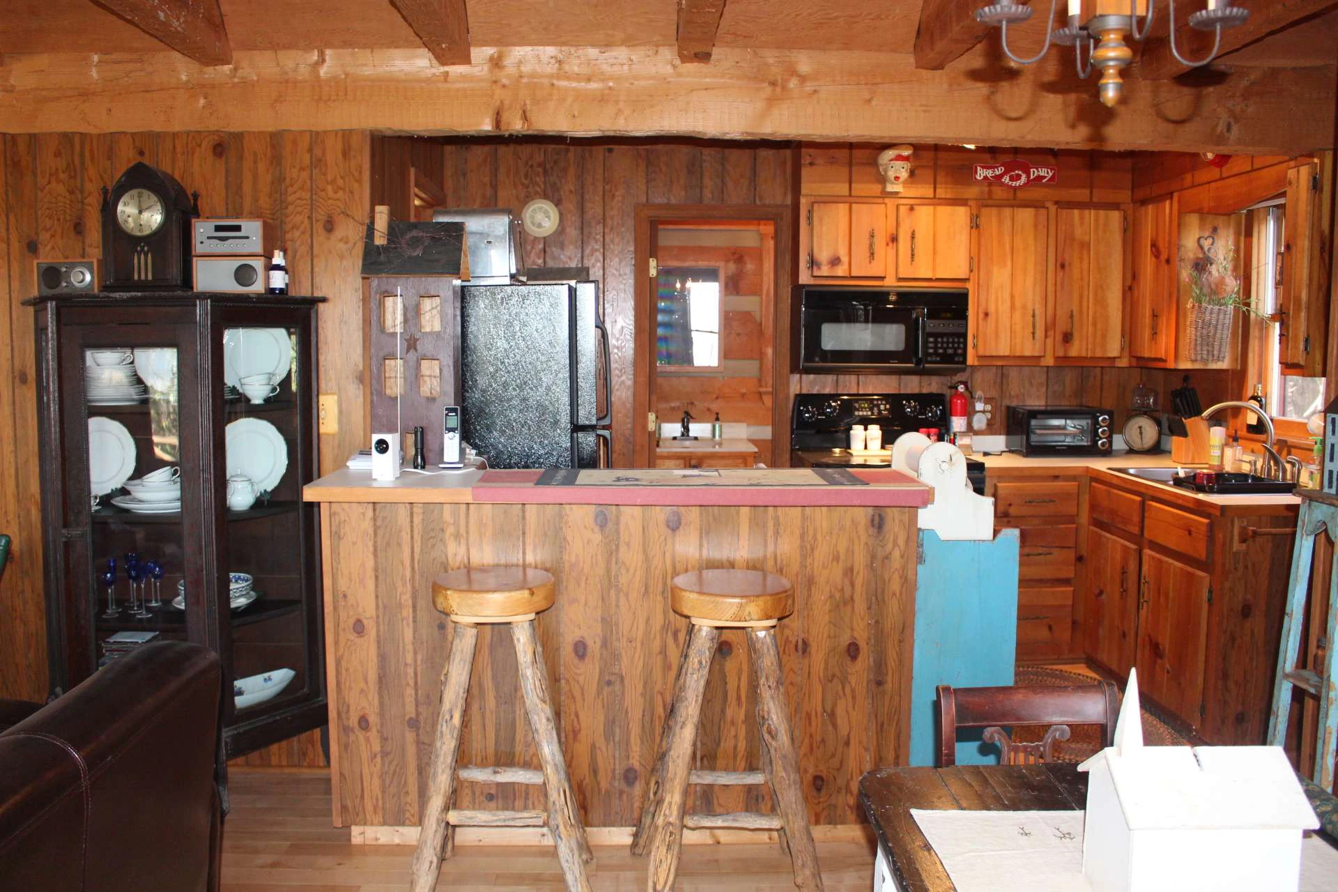 Image number 10 for the current listing
