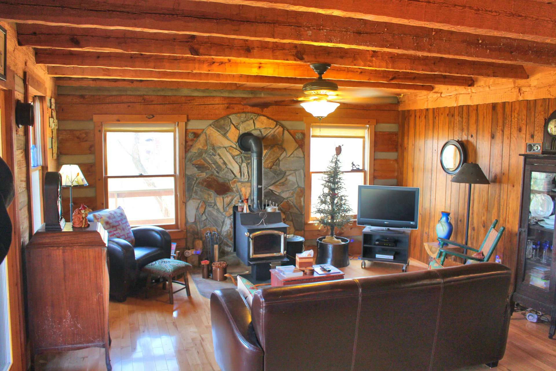 Image number 4 for the current listing