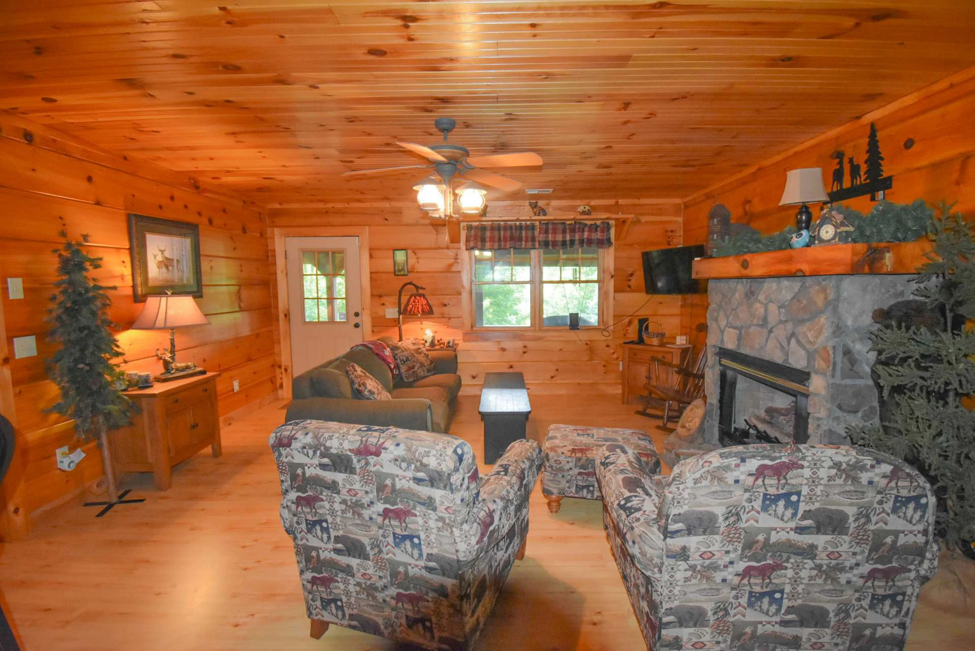 Image number 18 for the current listing
