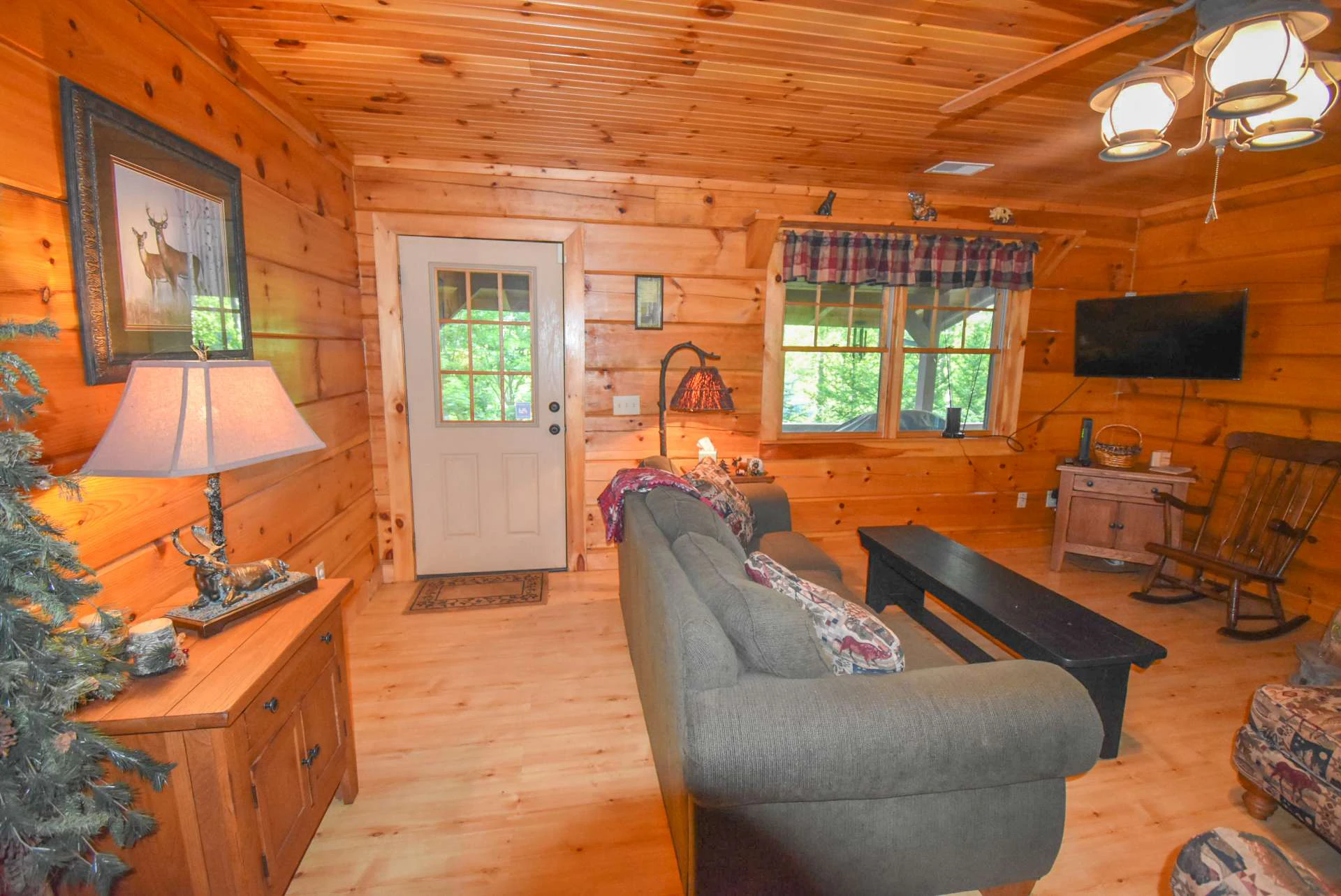 Image number 3 for the current listing