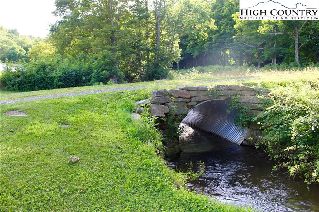 Image number 3 for the current listing