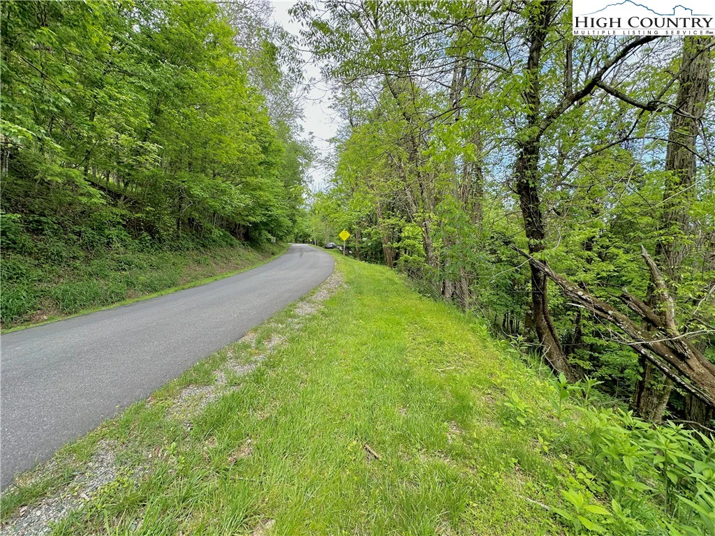 Image number 1 for the current listing