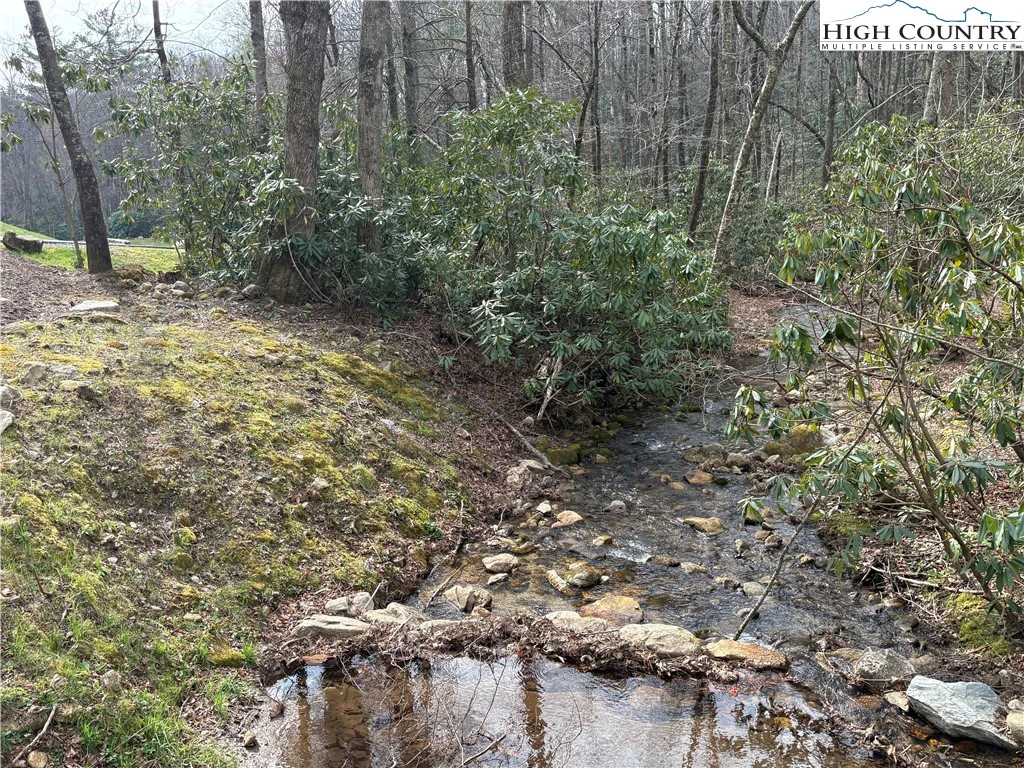 Image number 6 for the current listing