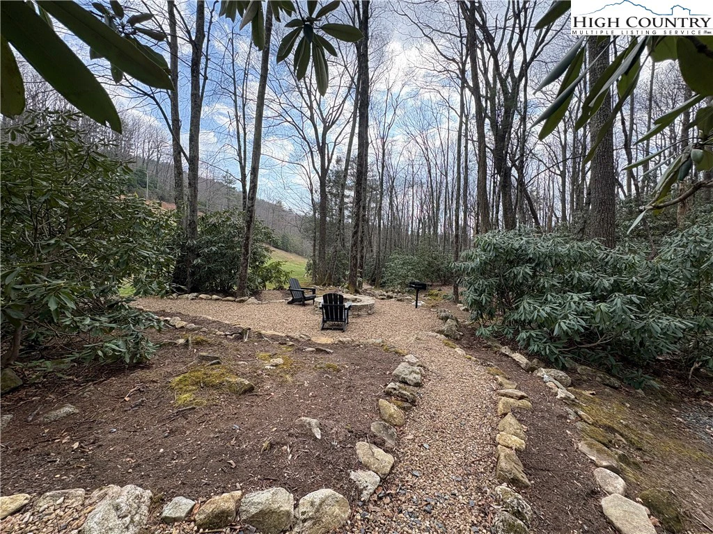 Image number 11 for the current listing