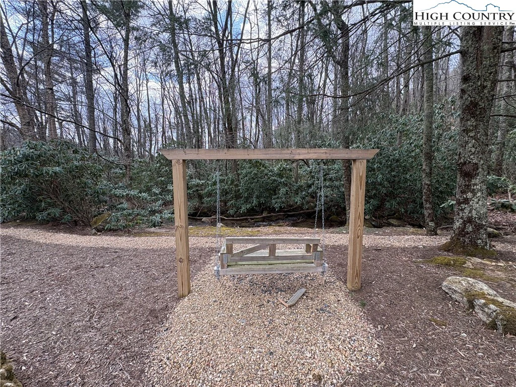 Image number 14 for the current listing