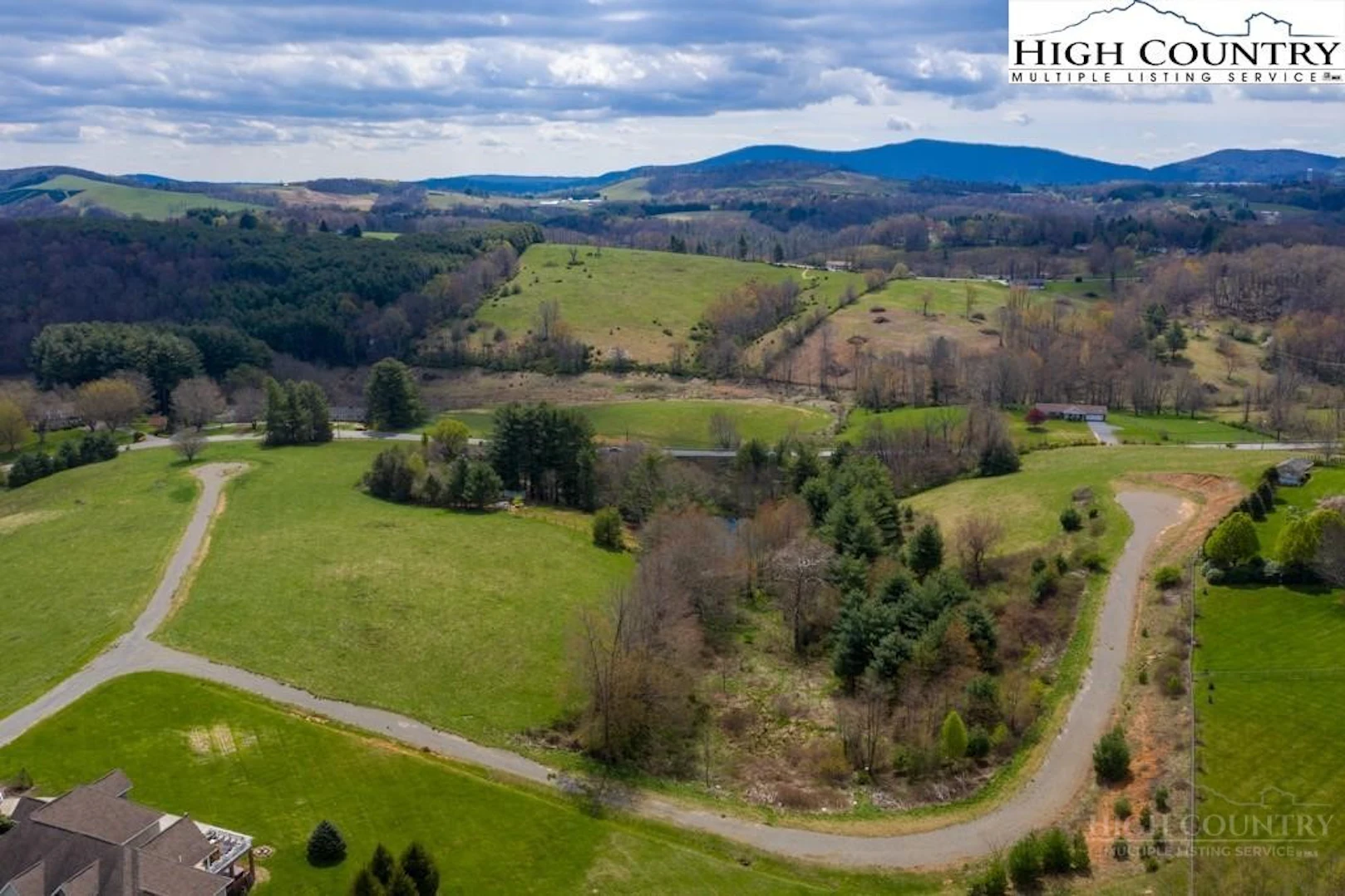 Image number 1 for the current listing