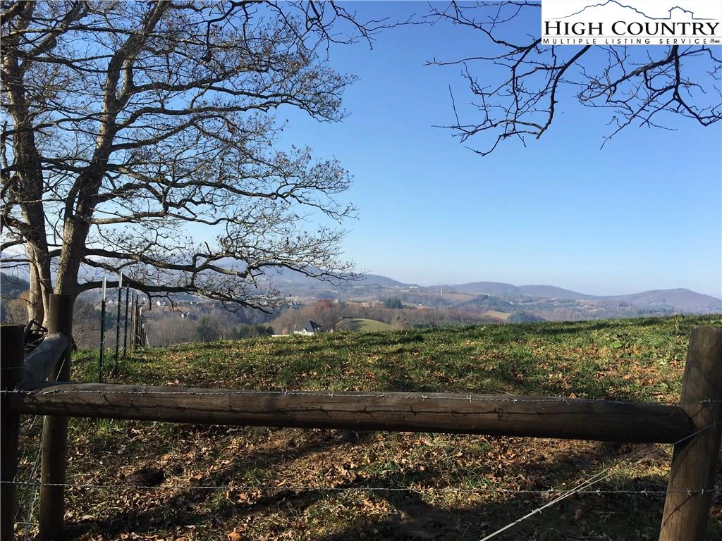 Image number 3 for the current listing
