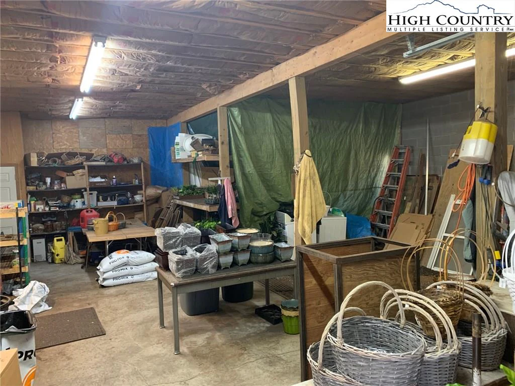 Image number 7 for the current listing